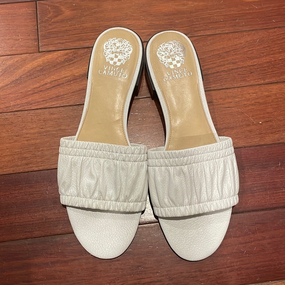 Vince Camuto slide sandal